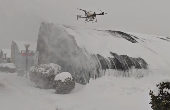图15 无人机吹雪作业