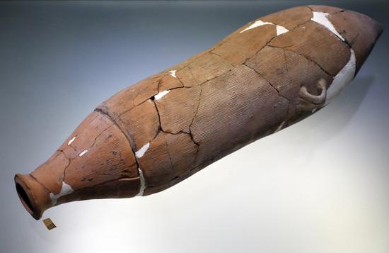 小口尖底瓶,新时期时代仰韶文化(距今约5100—4700年),郑州工学院家属院出土