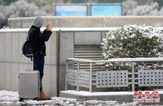 一场瑞雪牵绊了多少人的脚步