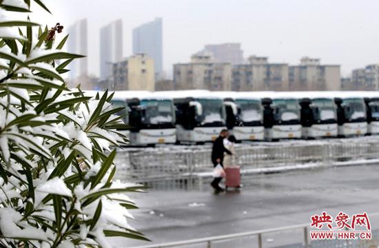 一場瑞雪牽絆了多少人的腳步