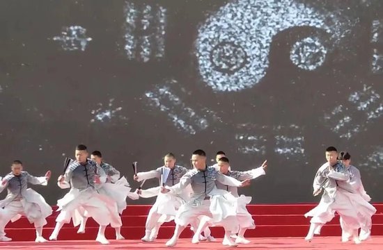 河南省少林武术馆正在进行太极表演,刚柔并济,开合有序
