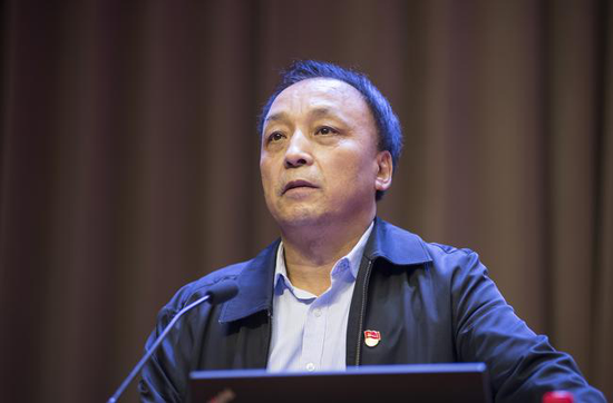 郑州市教育局党组成员、副调研员张少亮讲话。