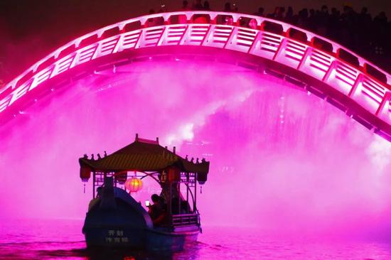 啊啊??！頭發(fā)都薅完了可領導還是不滿意！