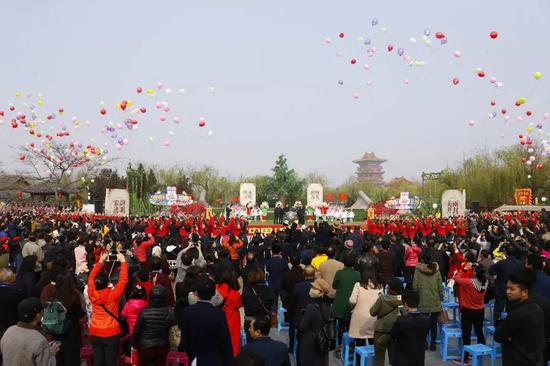 2018中國（開封）清明文化千人宋裝踏春大巡游