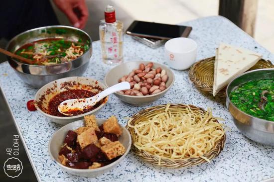 由于店里生意实在是太火爆,