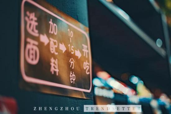 来一碗豪华标配泡面!