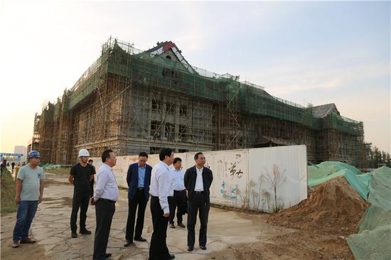 尹洪斌副厅长到施工现场实地察看