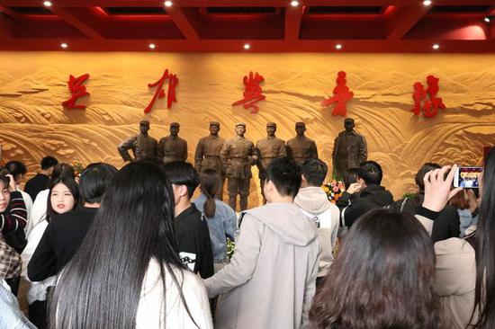 濮阳医专举办传承2019清明英烈主题团日活动