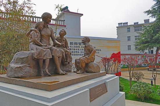 河南日报客户端记者 董林 胡巨成 河南报业全媒体记者 刘宏冰