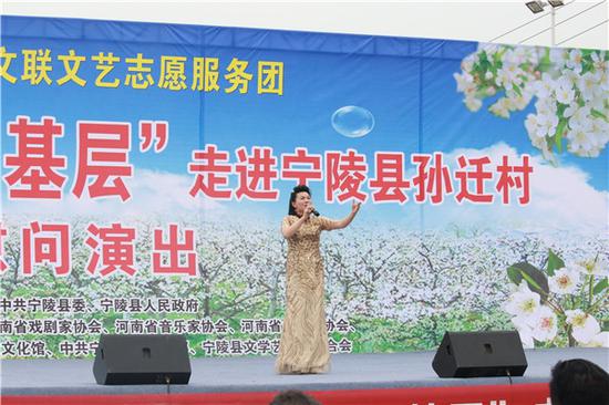 文艺志愿者申小梅演唱越调《收姜维》选段