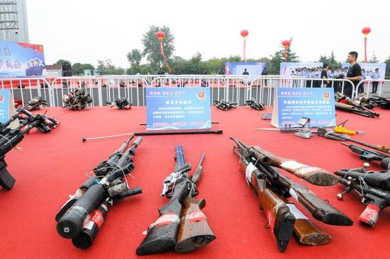 河南省公安機關開展集中統一銷毀非法槍爆物品活動