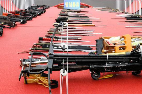 河南省公安機關開展集中統一銷毀非法槍爆物品活動