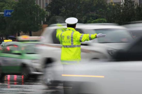 14、16日 郑州部分道路和奥体中心及周边将实施临时交通管制