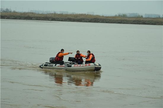 痛心!新乡失踪7岁男童已找到 掉进黄河浅滩不幸遇难
