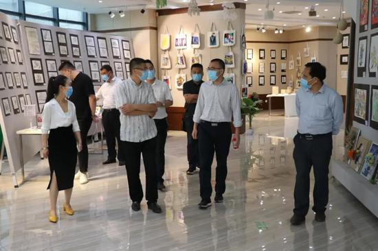 参观设计学院展厅