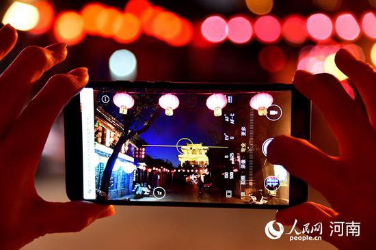 古今交融夜斑斓 老城东大街 张光辉 摄