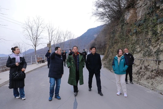 省文化和旅游厅相关处室负责人 辉县市有关领导及景区相关负责人陪同调研