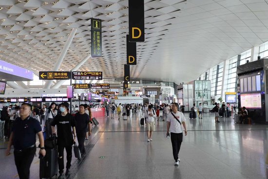 郑州机场2023暑运航班量迅速提升 多家航空公司新开或加密在郑运营航线