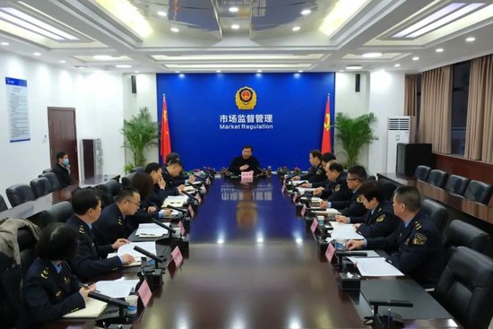 郑州：全力应对低温雨雪冰冻天气 维护市场秩序稳定