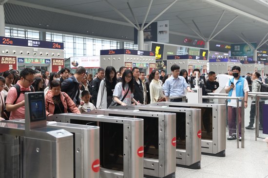 五一假期国铁集团郑州局预计发送旅客638万人次