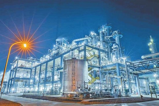 图为尼龙城夜景。 平顶山市委宣传部供图