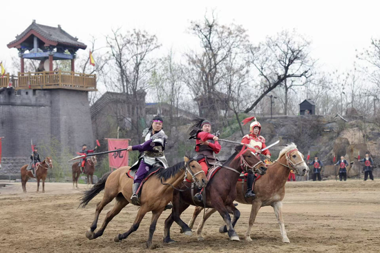 （万岁山武侠城 《三打祝家庄》）