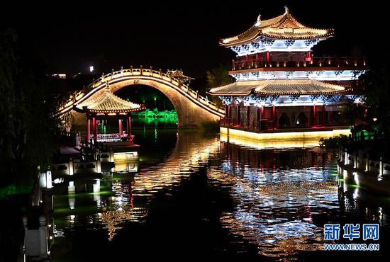 这是6月1日拍摄的开封御河夜景。