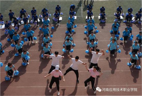 河南应用技术学院第三届春季田径运动会开幕