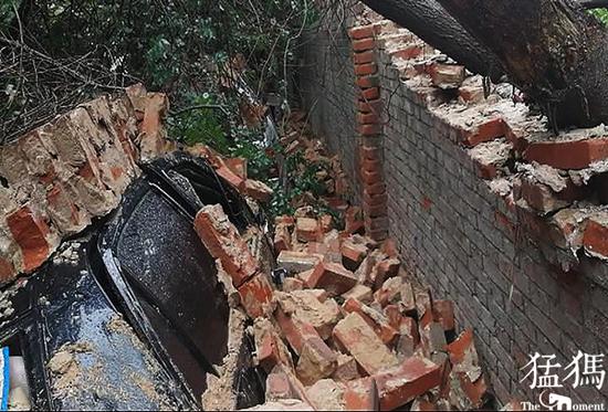 ֣��3�׶��Χǽ������ѹ�� 6���γ�"��ǹ"