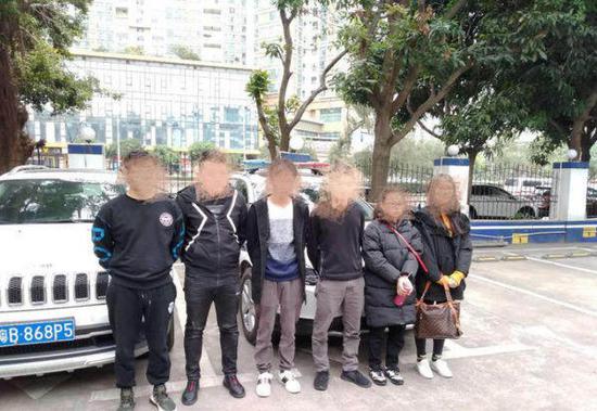 ●20多人的客戶群，除了一個受害人都是“托”