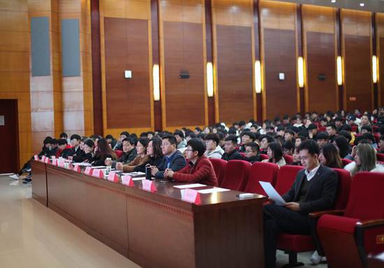 河南经贸职业学院成功举办2018年新思齐杯华