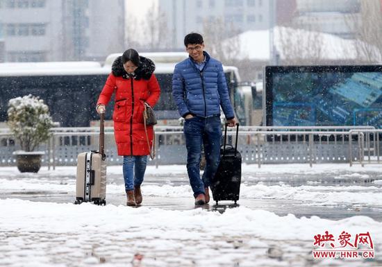 一場瑞雪牽絆了多少人的腳步