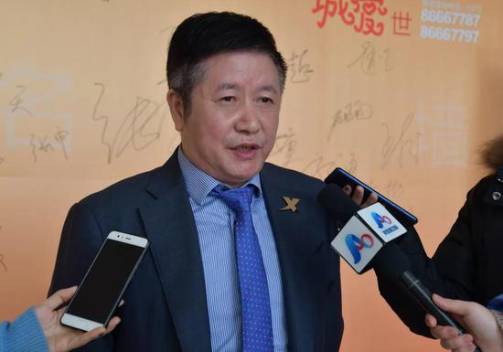 特步(中国)有限公司河南分公司总经理郑达连接受采访
