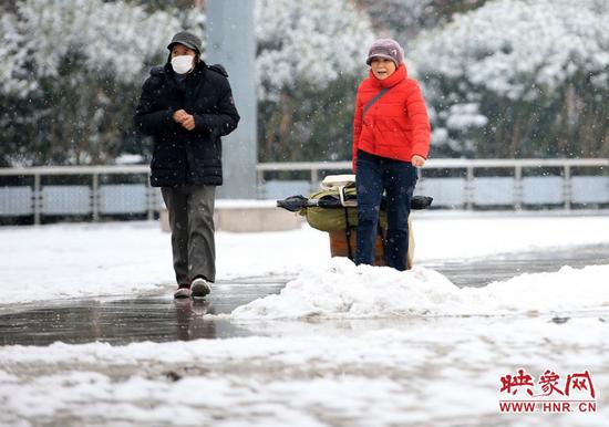 一场瑞雪牵绊了多少人的脚步