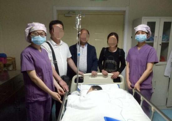 ●开心:男孩已开始自由活动,再过两周可能出院