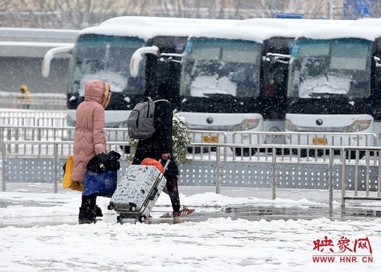 一场瑞雪牵绊了多少人的脚步