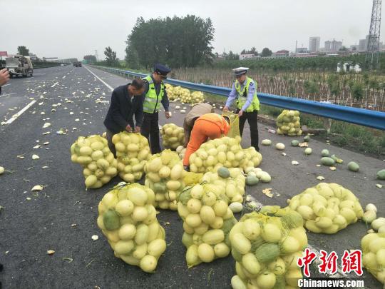 图为事故现场。　刘强　摄