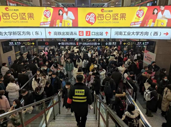 郑州地铁客流持续攀升，重回“百万级”