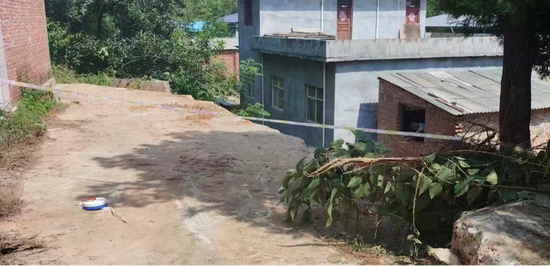 图1 拉设警戒线