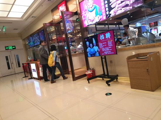 西贝莜面村承诺向公众开放后厨 记者实地探访郑州门店均未能进入 西贝莜面村承诺向公众开放后厨 记者实地探访郑州门店均未能进入