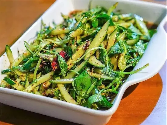 荆芥拌黄瓜