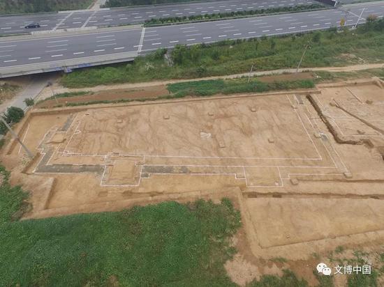 ▲朱仓M722陵园遗址1号台基全景(由南向北)
