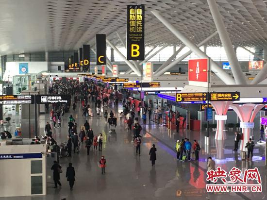 五一期间多条航线机票5折 严重失信人乘坐飞机