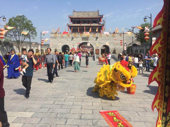 首届中国农民丰收节 河南各地庆祝形式各有不同