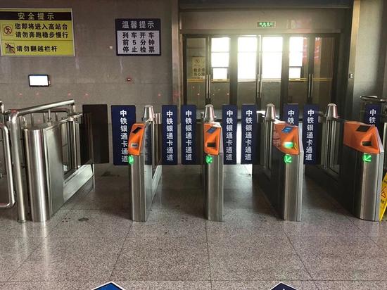 11月1日起，郑州火车站可凭二代身份证直接进站乘车