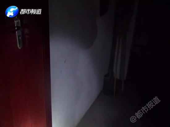 在原陽縣官廠派出所門口附近