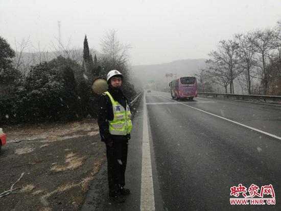 收费站可以接开水吗 Krtq-hswimzz0230161.jpg