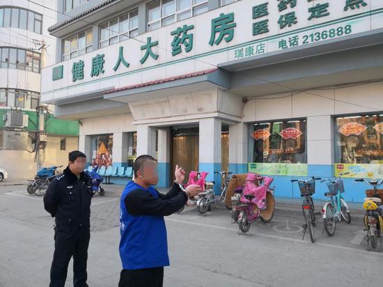 跨省作案三十余起 安阳民警街头百米冲刺擒获嫌疑人 跨省作案三十余起 安阳民警街头百米冲刺擒获嫌疑人