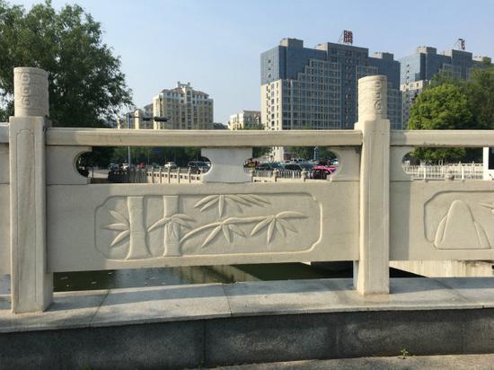 （漂亮的漢白玉防護(hù)欄）