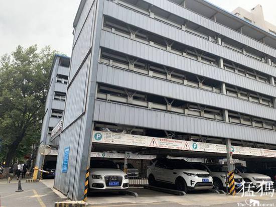 (建文新世界的立体车库)